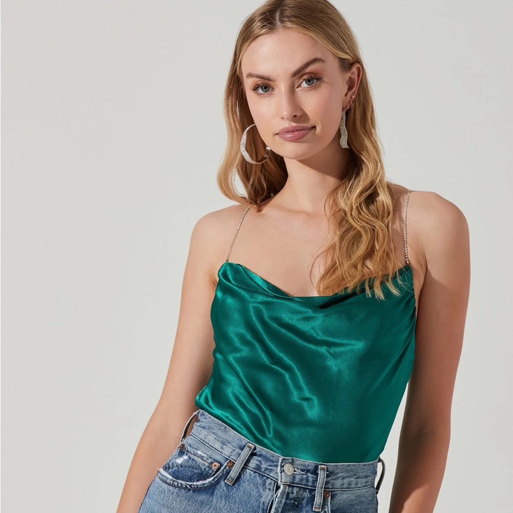 ASTR THE LABEL GREEN SILK TOP NWT